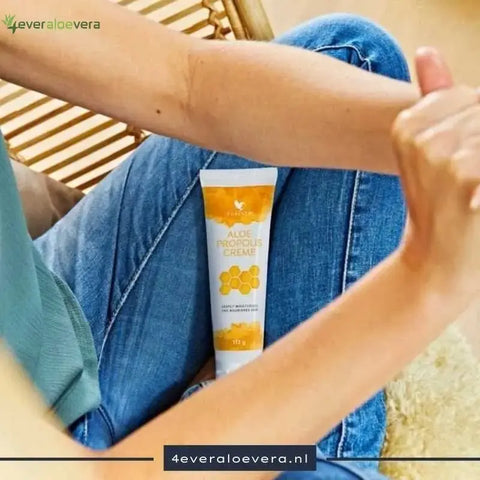 Ontdek de Helende Kracht van Aloe Propolis Creme voor Een Stralende Huid